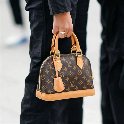 louis vuitton sabato commessa|Louis Vuitton alma handbags.